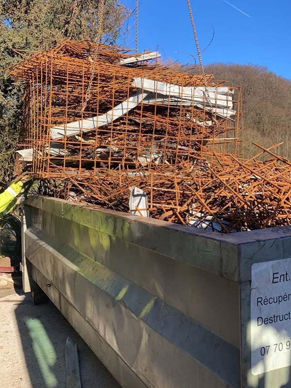 Récupération de ferraille près de Saint-Avold